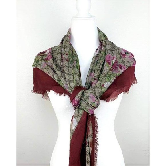 Gucci Floral Patterned Scarf in Red and Green - Picture 5 of 13